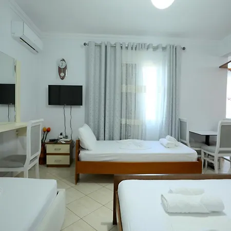 Kevin's * Sarande